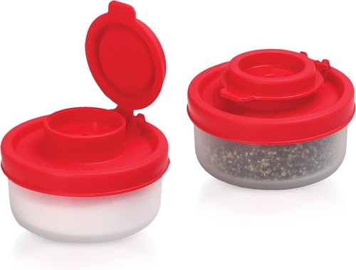 Salt and pepper shakers - salt, of